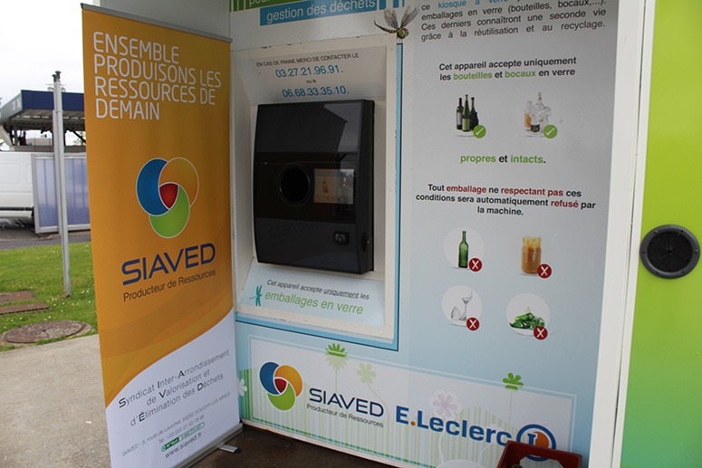 Leclerc Bellaing accueille un nouveau kiosque à verre VaInfos.fr